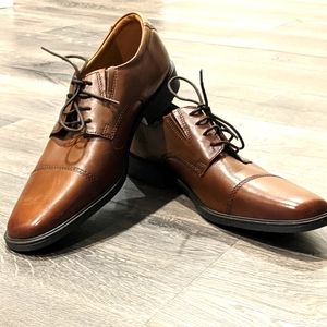 Men's Clarks dress shoes
